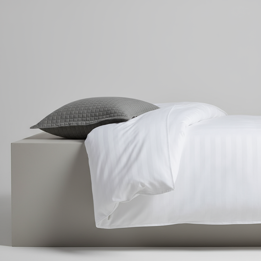 لحاف فندقي | مايكرو فايبر | قماش قطن/ستان | ضمان ١٢ شهر